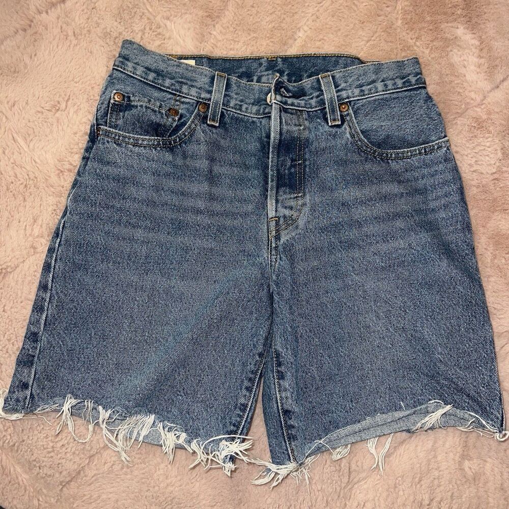 Levi’s denim jean shorts cutoff women’s size 26 blue vintage look jorts